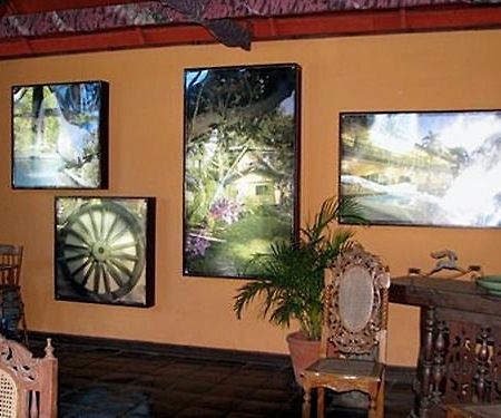 Dona Jovita Garden Resort Calamba  Buitenkant foto